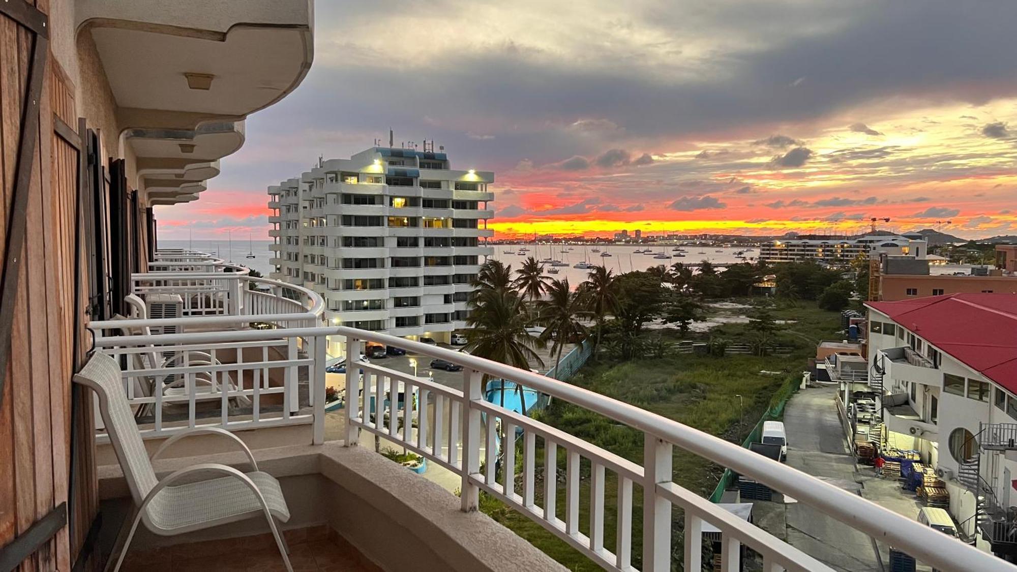 Simpson Bay Suites Екстер'єр фото